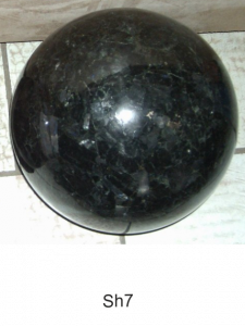 Шары, мемориальные аксессуары, гранит