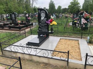 гранитный памятник