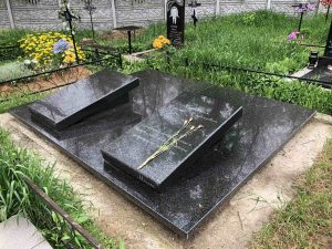 гранитный памятник