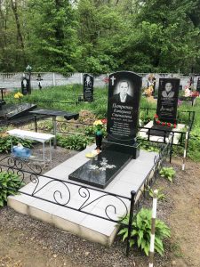 гранитный памятник