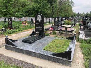 гранитный памятник