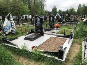 гранитный памятник