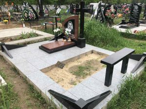 гранитный памятник